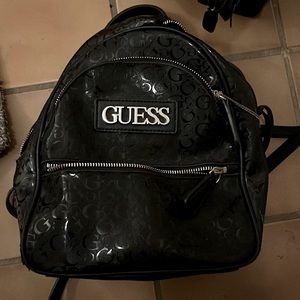 Zipper opens to the left and I prefer the right.